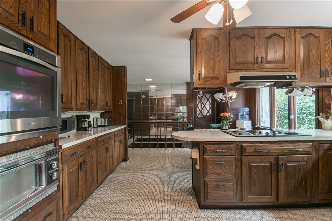440 Asa Davol Road Tiverton, RI 02878 - Photo 7 of 40 Gallery Image 7