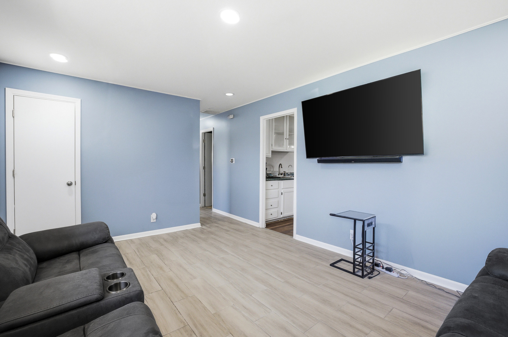 205 Villa Road Streamwood, IL 60107 - Photo 4 of 18