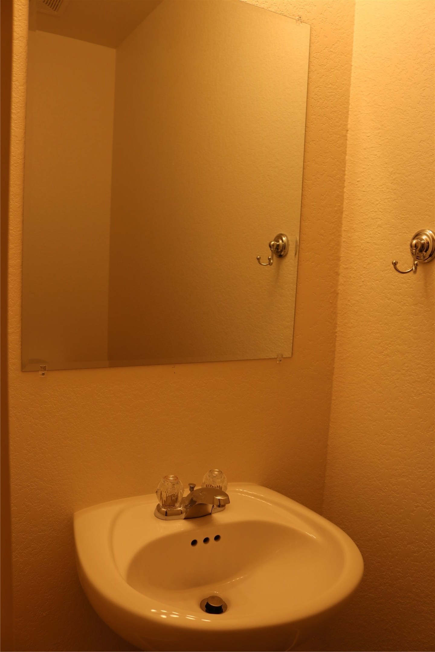 10535 Mills Road, Unit 9B Houston, TX 77070 - Photo 14 of 48 a bathroom with a sink