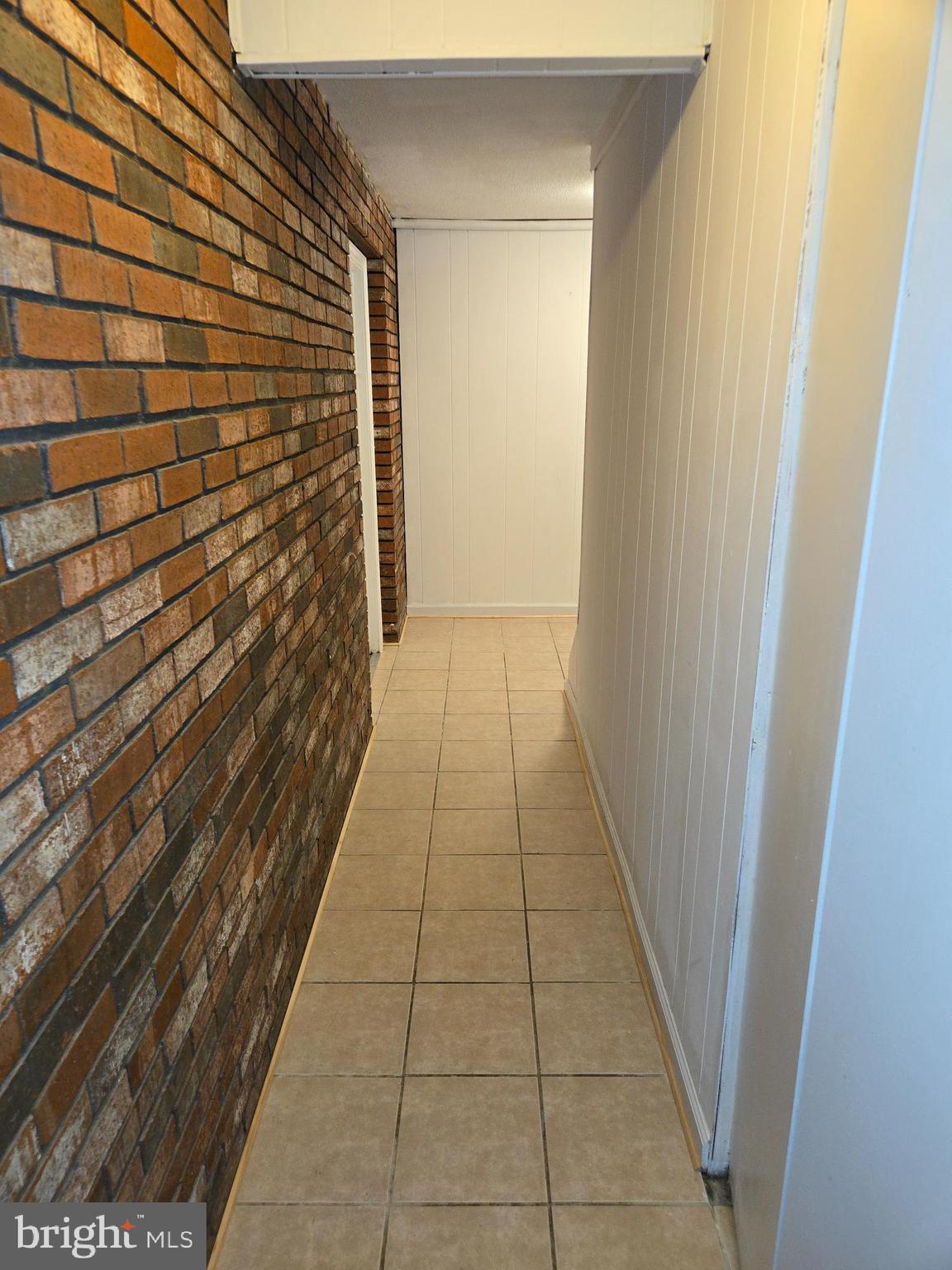 1850 Aberdeen Circle Crofton, MD 21114 - Photo 16 of 26 a view of a hallway