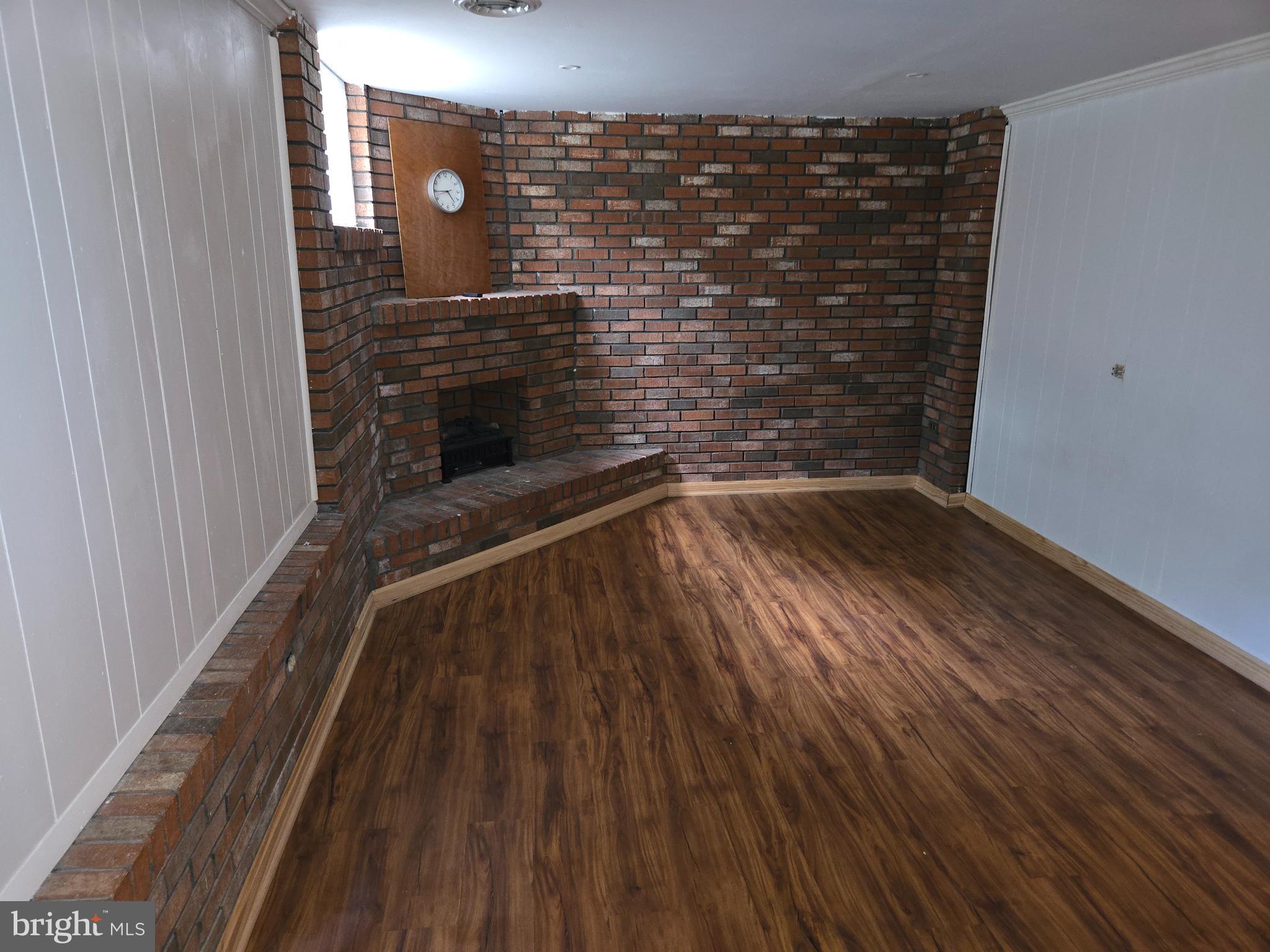 1850 Aberdeen Circle Crofton, MD 21114 - Photo 18 of 26 a view of hallway with wooden floor