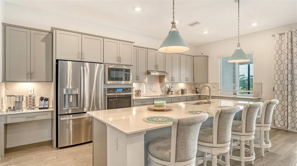 12716 Tulum Loop Venice, FL 34293 - Photo 8 of 97