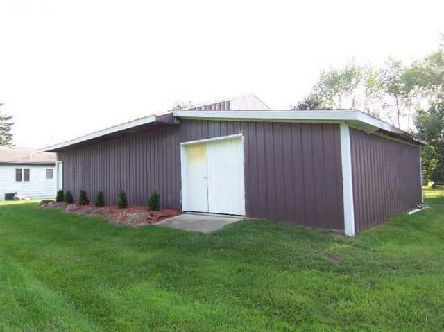 11222 Coldwater Road Flushing, MI 48433 - Photo 29 of 34 20459960-28.JPG