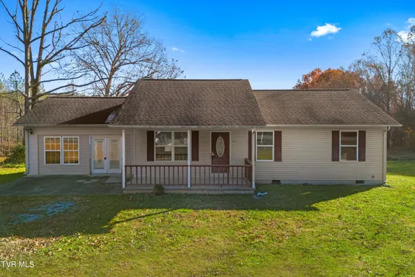 $120,000 | 1930 West Robbins Road, Robbins, TN 37852