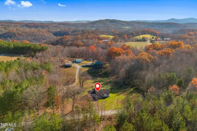 $108,000 | 1930 West Robbins Road, Robbins, TN 37852