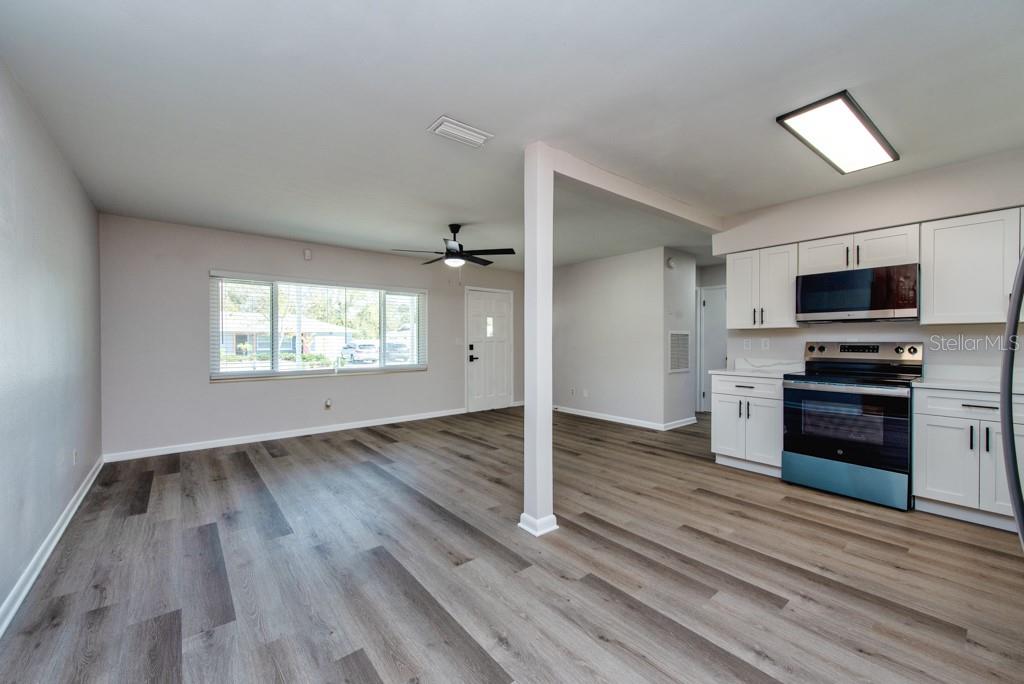 917 18th Street Southwest Largo, FL 33770 - Photo 12 of 41