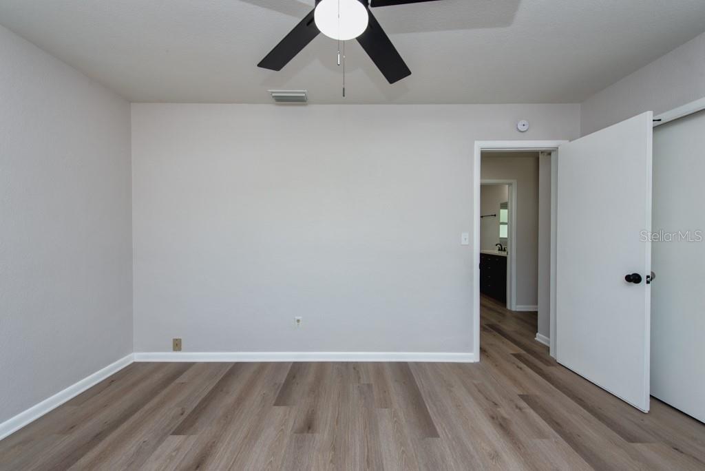 917 18th Street Southwest Largo, FL 33770 - Photo 14 of 41