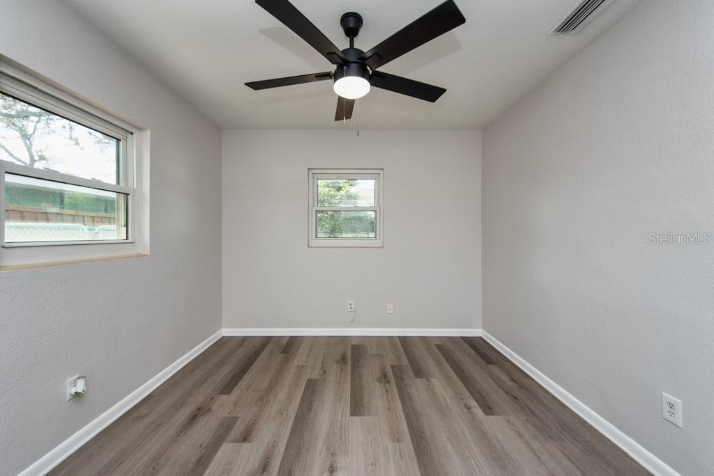 917 18th Street Southwest Largo, FL 33770 - Photo 17 of 41