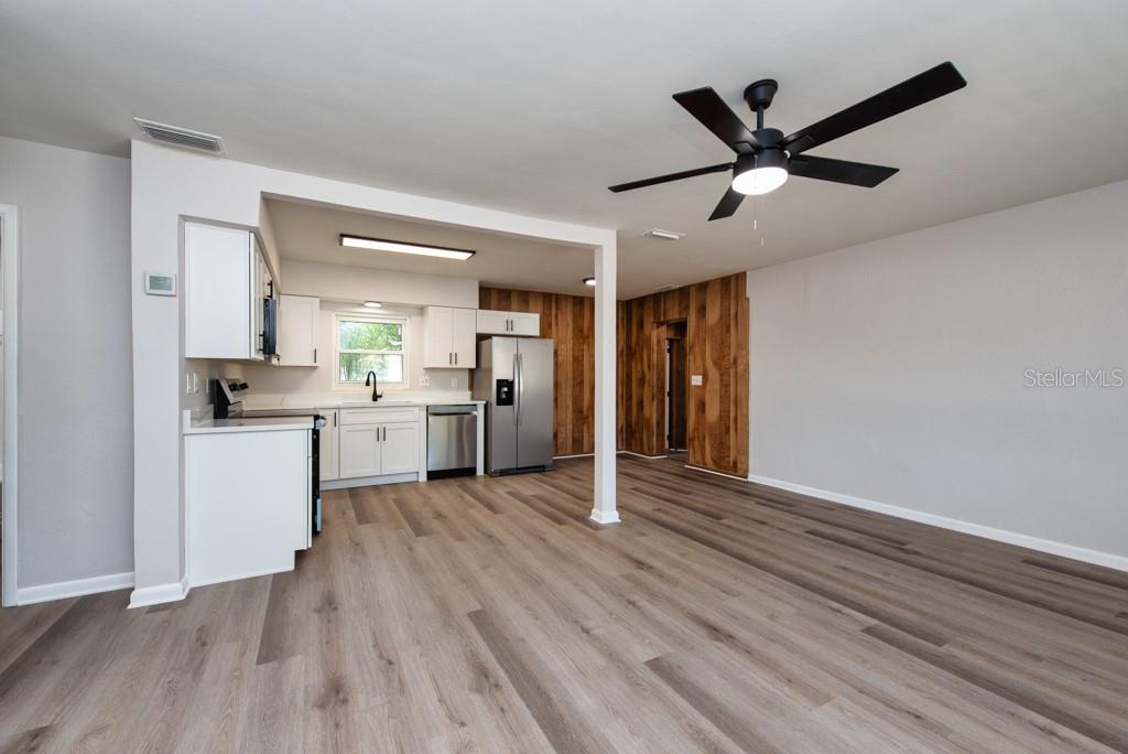 917 18th Street Southwest Largo, FL 33770 - Photo 2 of 41