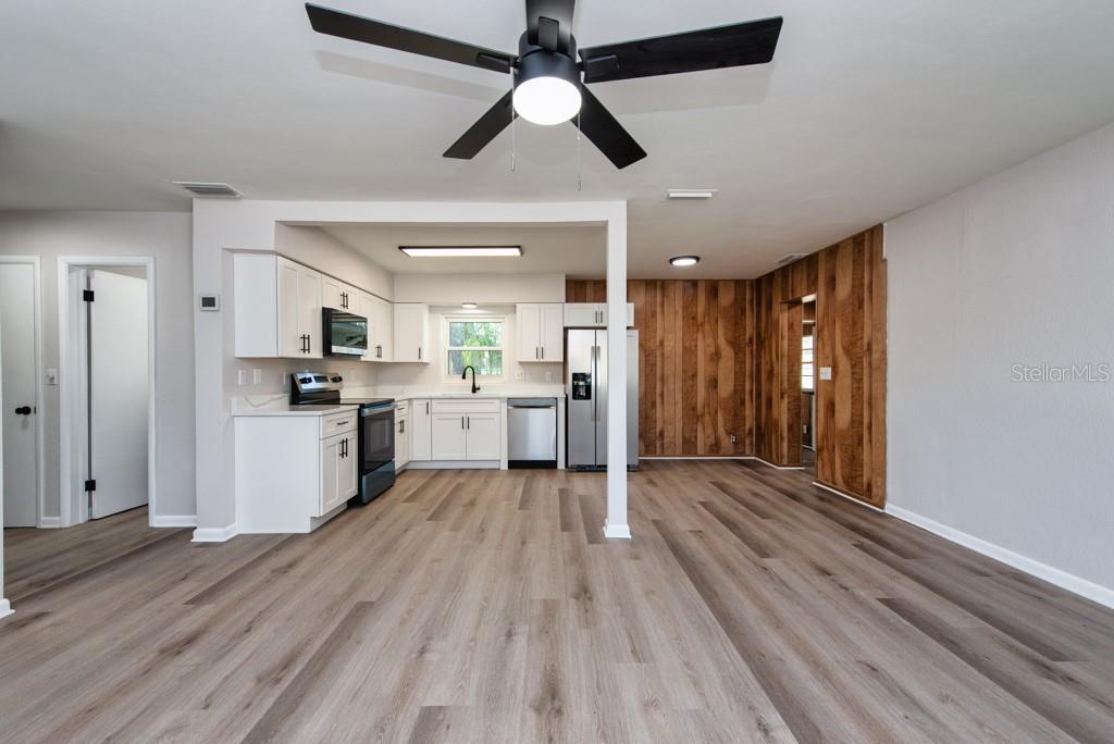 917 18th Street Southwest Largo, FL 33770 - Photo 3 of 41