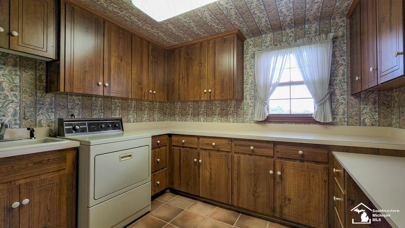 241 North Raisinville Road Monroe, MI 48162 - Photo 14 of 32