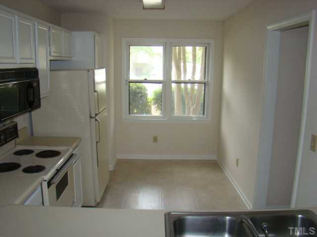 602 Broad Leaf Circle Raleigh, NC 27613 - Photo 5 of 11 Photo 5