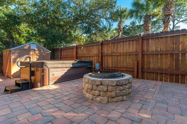 $814,900 | 16 Plantation Oaks, Mary Esther, FL 32569