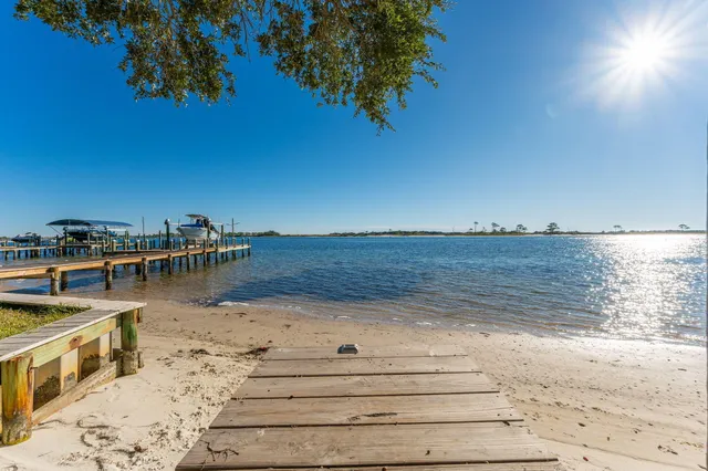 $814,900 | 16 Plantation Oaks, Mary Esther, FL 32569