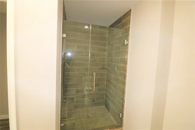 $2,200 | 2705 Wilmington Drive, Dickinson, TX 77539