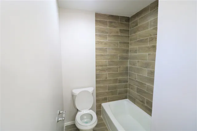 $2,200 | 2705 Wilmington Drive, Dickinson, TX 77539