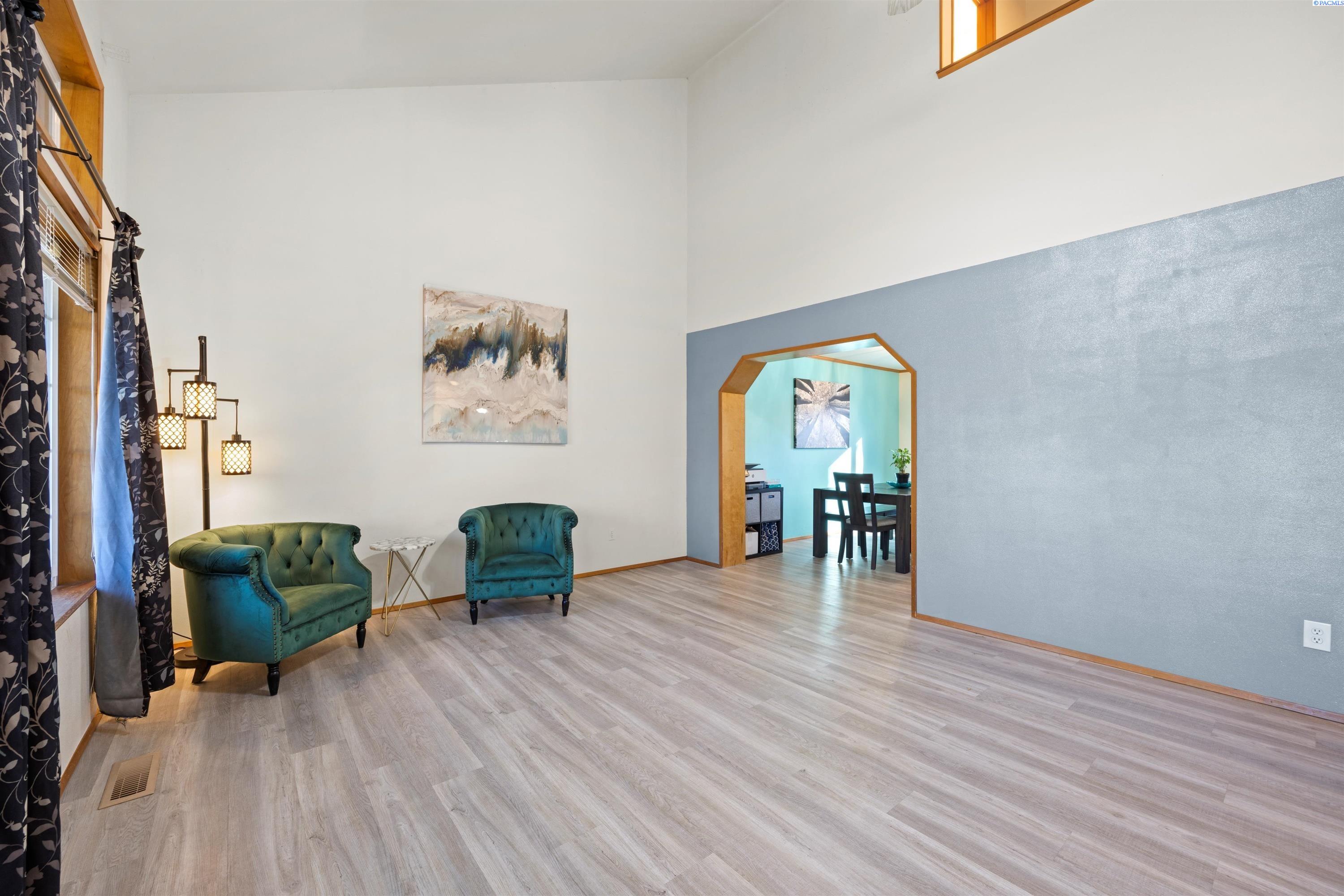 538 North Reed Street Kennewick, WA 99336 - Photo 3 of 21 Gallery Image 3