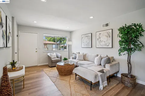 $478,000 | 2297 Medallion Drive, Unit 4, Union City, CA 94587