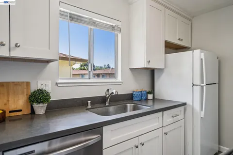 $478,000 | 2297 Medallion Drive, Unit 4, Union City, CA 94587