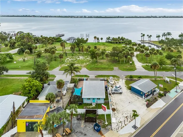 $399,000 | 530 West Green Street, Englewood, FL 34223