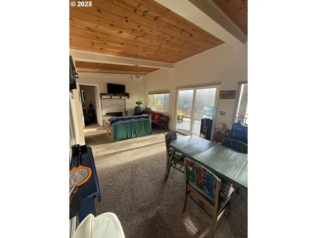 $450,000 | 70834 Devore Arm Road, Lakeside, OR 97449