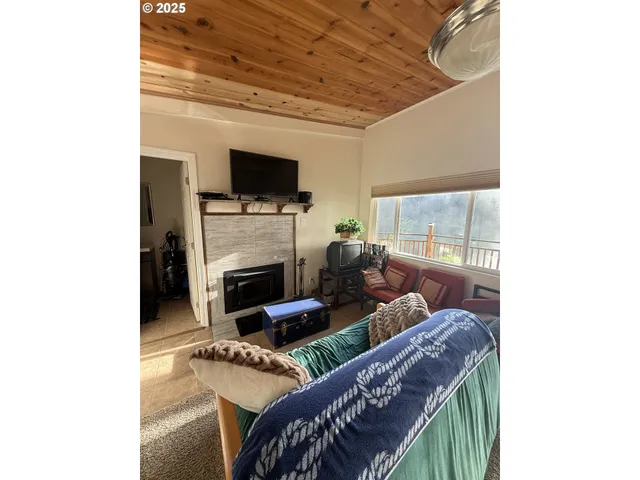 $450,000 | 70834 Devore Arm Road, Lakeside, OR 97449