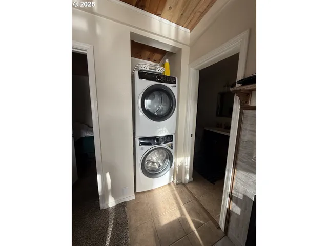 $450,000 | 70834 Devore Arm Road, Lakeside, OR 97449