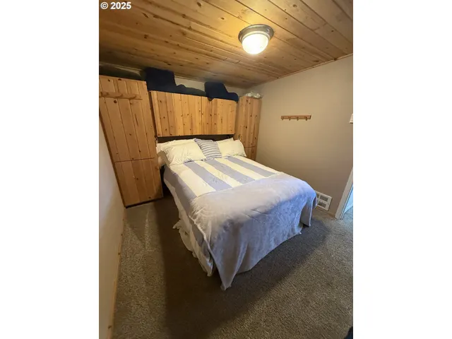 $450,000 | 70834 Devore Arm Road, Lakeside, OR 97449