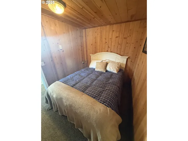 $450,000 | 70834 Devore Arm Road, Lakeside, OR 97449