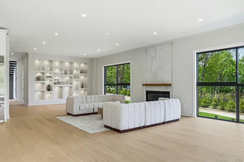 $8,258,000 | 29 Soundview Lane, Sands Point, NY 11050