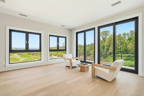 $8,258,000 | 29 Soundview Lane, Sands Point, NY 11050