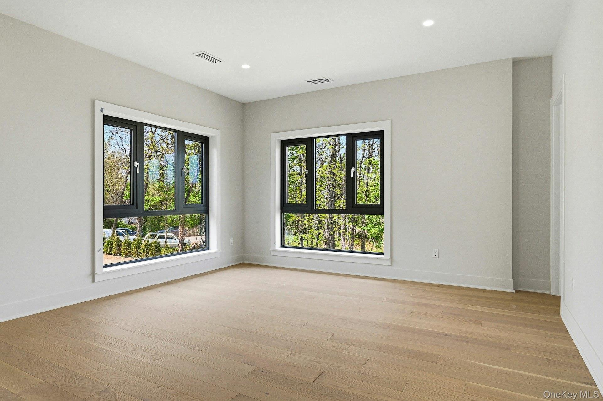 29 Soundview Lane Sands Point, NY 11050 - Photo 27 of 38