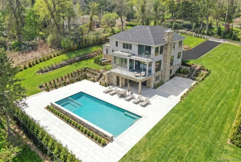 $8,258,000 | 29 Soundview Lane, Sands Point, NY 11050