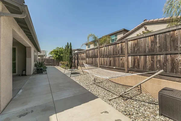 $799,950 | 877 Treasure Hills Drive, Madera, CA 93636