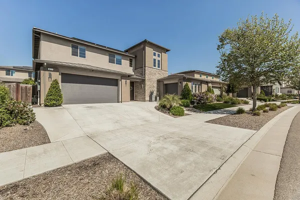 $799,950 | 877 Treasure Hills Drive, Madera, CA 93636