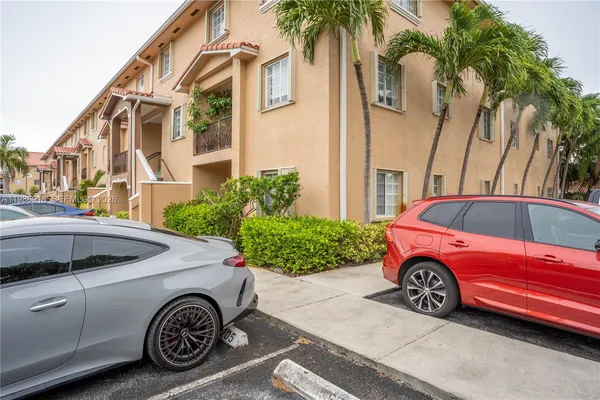 $375,000 | 17425 Northwest 75th Place, Unit 101, Hialeah, FL 33015