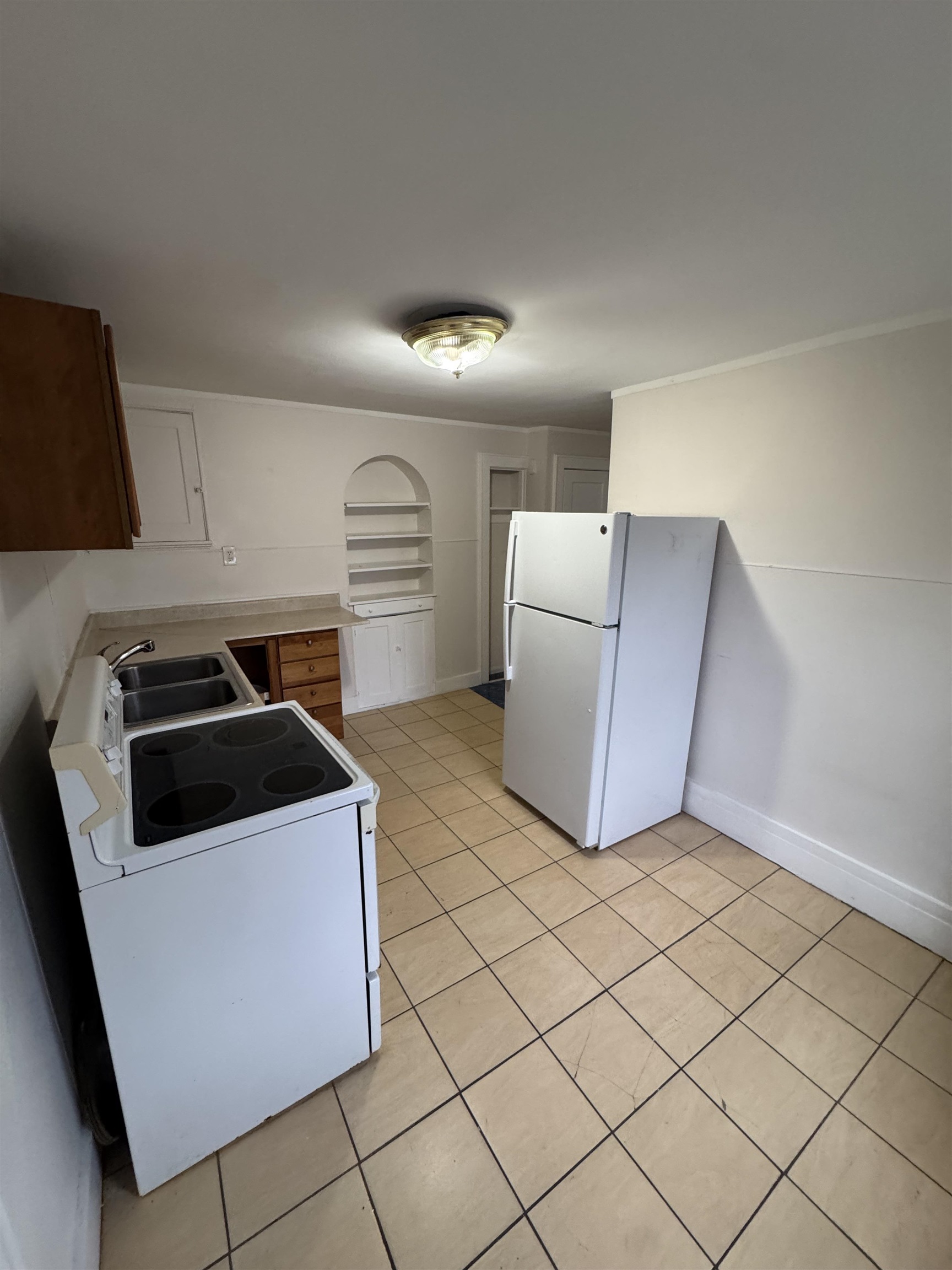 55 High Street, Unit 4 Manchester, NH 03104 - Photo 1 of 13