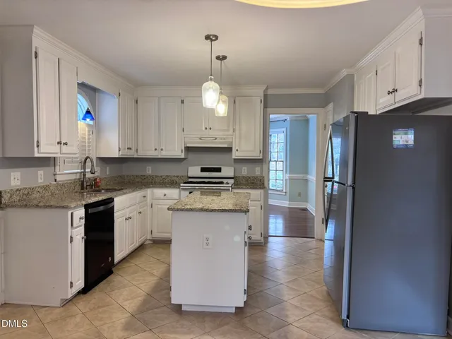 $2,100 | 207 Leeward Court, Cary, NC 27511