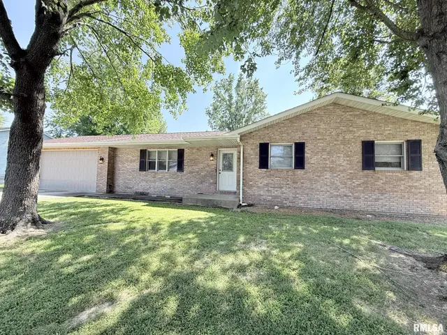$209,900 | 1105 Oakwood Lane, Marion, IL 62959