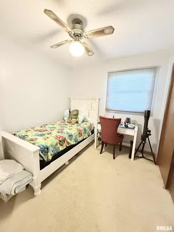 $209,900 | 1105 Oakwood Lane, Marion, IL 62959