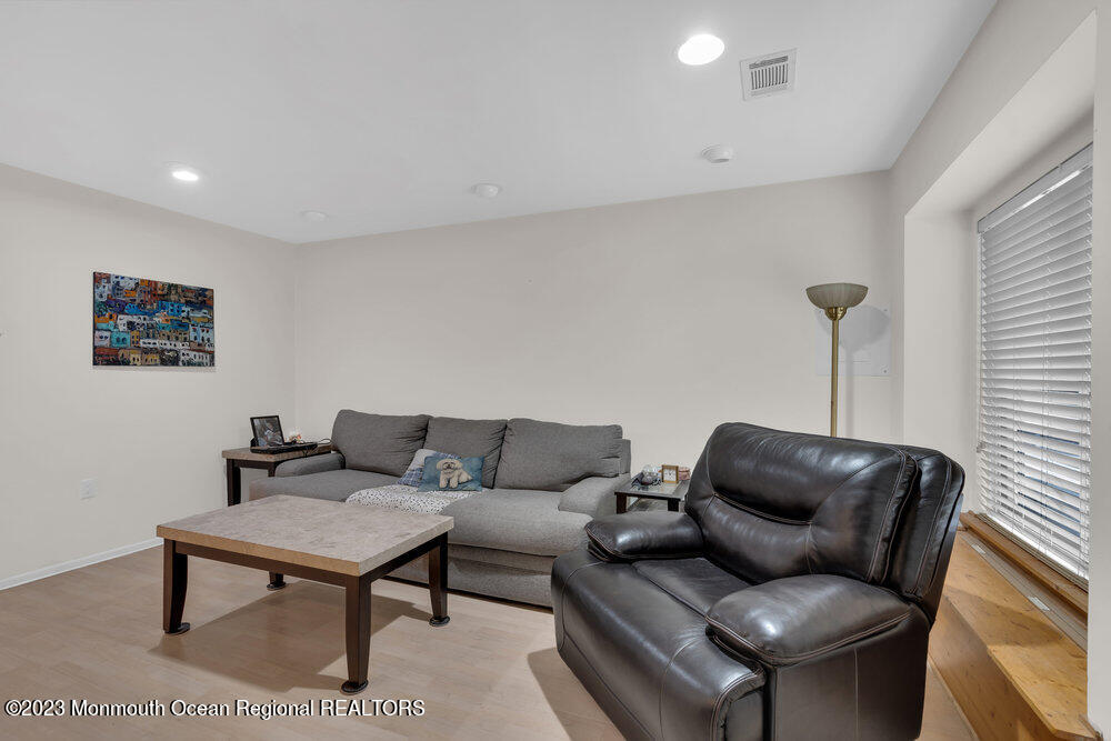 619 Sandra Place Brick, NJ 08724 - Photo 3 of 12 a living room with furniture