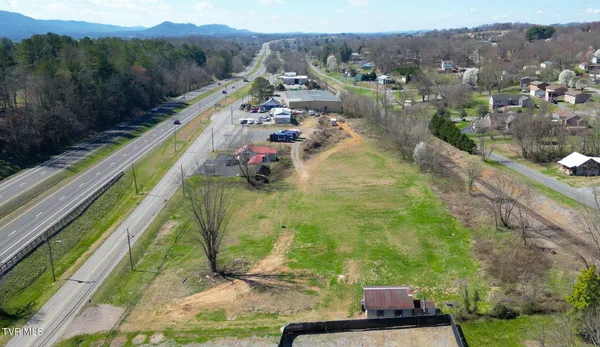 $135,000 | 556 Main Street West, Mount Carmel, TN 37645