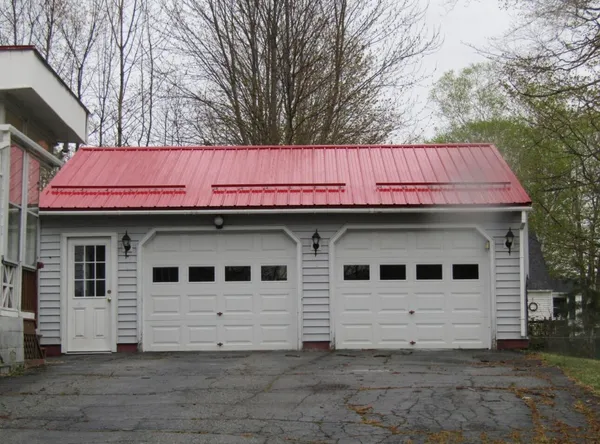 $165,000 | 37 Cedar Street, East Millinocket, ME 04430