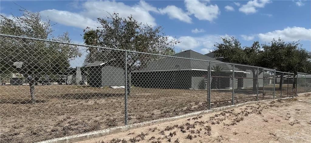 8006 Senecio Street Mission, TX 78574 - Photo 31 of 31 a view of a backyard