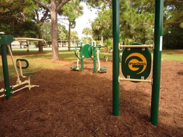 117 Bent Arrow Drive, Unit B Jupiter, FL 33458 - Photo 14 of 18 20171103162514543797000000-o