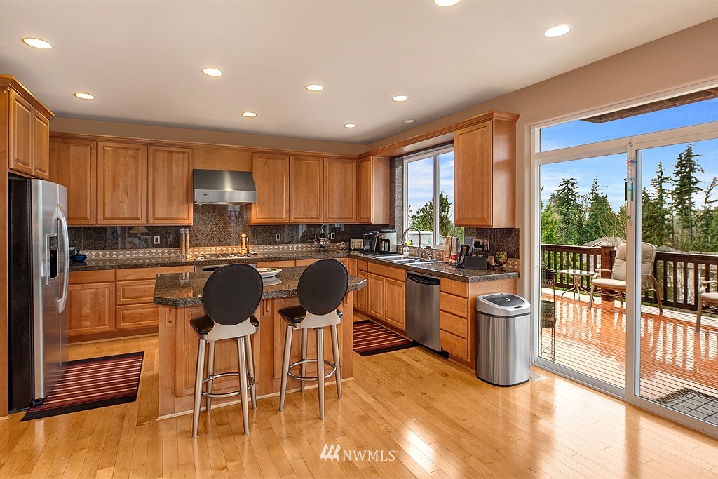 16630 Southeast 167th Street Renton, WA 98058 - Photo 7 of 21