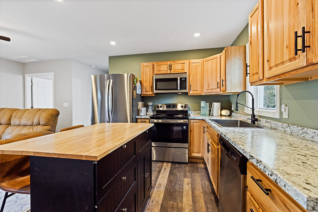312 Old Brunswick Road Gardiner, ME 04345 - Photo 4 of 34 14_BP5A5038_DxO_mls