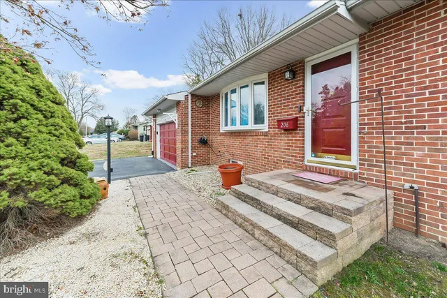 $409,000 | 206 Werden Drive, New Castle, DE 19720