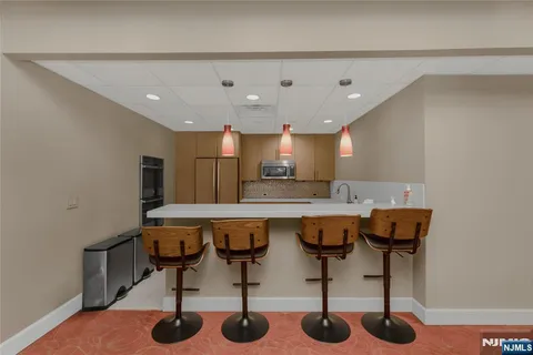 $268,000 | 250 Gorge Road, Unit 21E, Cliffside Park, NJ 07010
