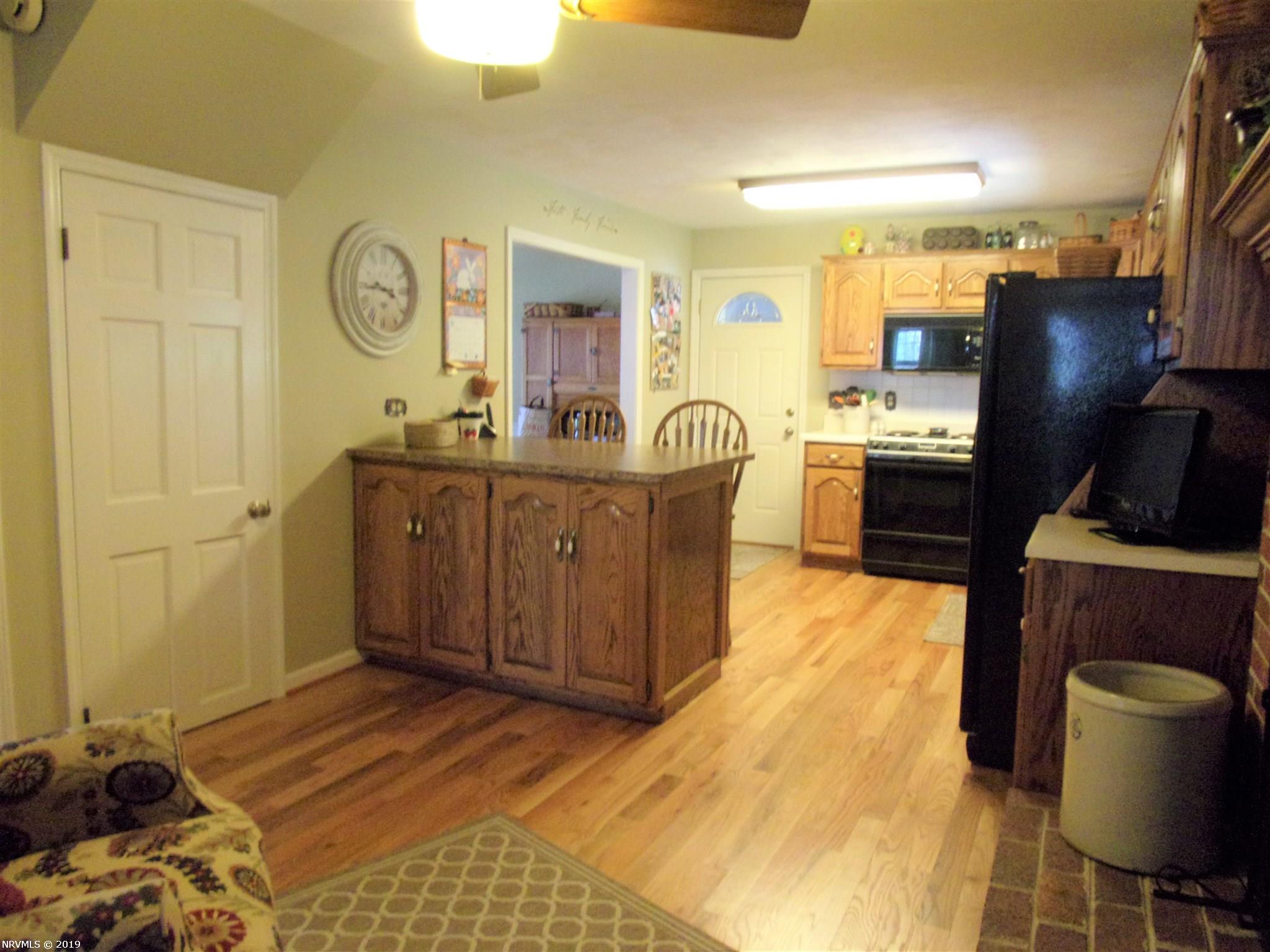 804 Fort Branch Road Pearisburg, VA 24134 - Photo 11 of 104 Gallery Image 11